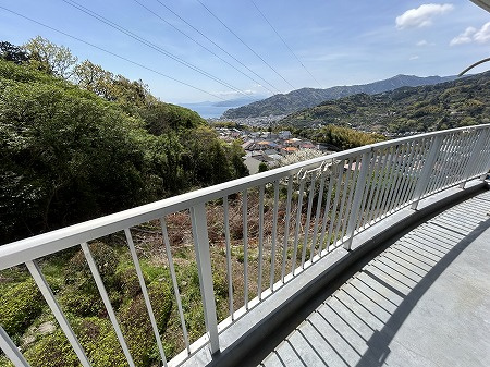 バードアイビュー湯河原のバルコニー