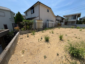 【外観】 | 周辺にはスーパーや薬局など、商業施設がそろっていますよ！とても住みやすい環境です