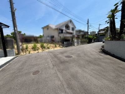 【前面道路含む現地写真】 | 若松台３丁　売土地 | 【周辺施設もご紹介可能】お住まいになった際のイメージをお持ちいただくため、周辺施設へのご案内も致します♪お気軽にお申し付けください！