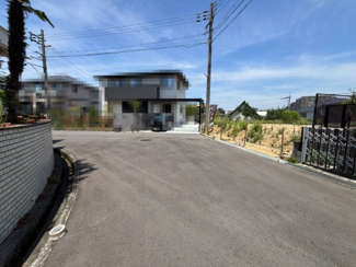 【前面道路含む現地写真】 | 南海泉北線「泉ヶ丘」駅まで徒歩１８分