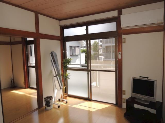 川崎市多摩区菅４丁目のアパートの和室