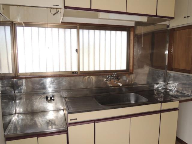 川崎市多摩区菅４丁目のアパートのキッチン