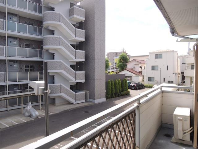 川崎市多摩区菅４丁目のアパートのバルコニー