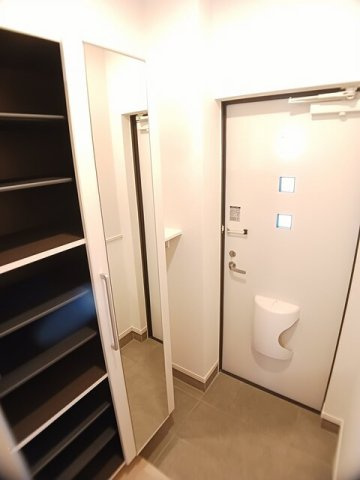 【玄関】 | アルディエンテ栄町 | きれいな玄関です