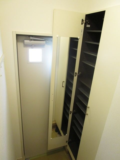 メゾン ド シャ ブランの玄関