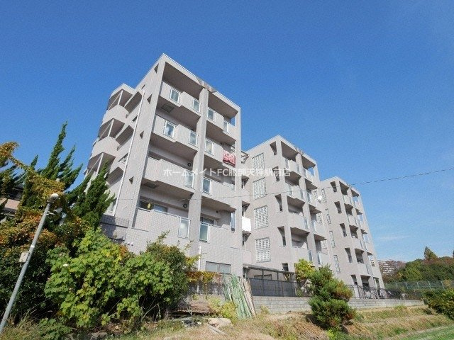 ラヴィスタ東豊中の外観
