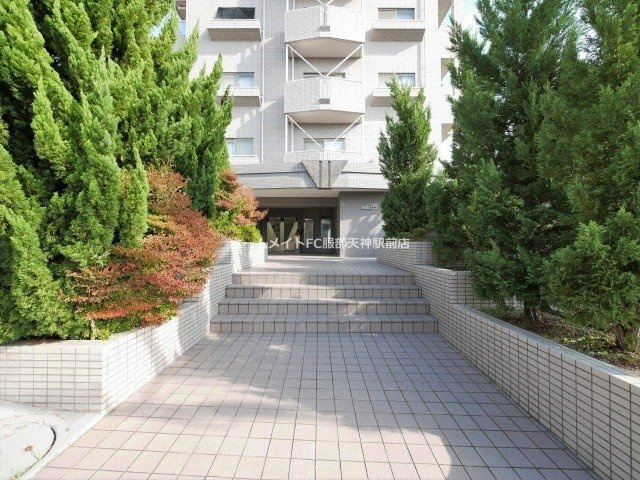 ラヴィスタ東豊中のエントランス
