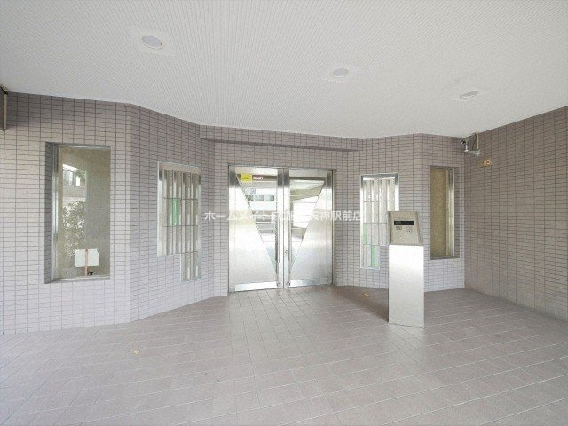 ラヴィスタ東豊中のエントランス
