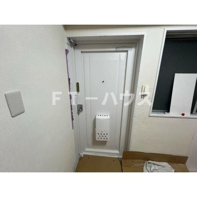 船橋セブンハイツの玄関