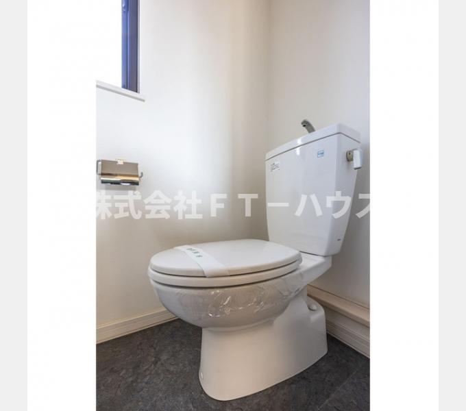 前貝塚町貸家のトイレ|トイレ