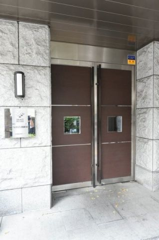 【エントランス】パレステュディオ新宿都庁前