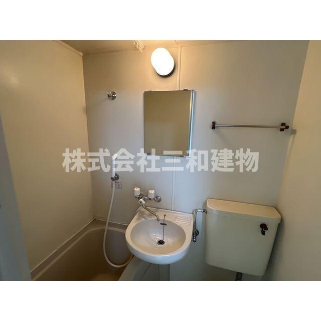 メゾンクレセールの洗面所