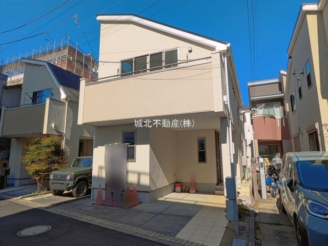杉並区高円寺北3丁目 　中古戸建の外観|建物面積75㎡の3LDKの中古戸建。
ＬＤＫは15.9帖の開放感あります