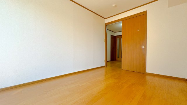 シャン・ド・フルールⅠの洋室|※対象不動産別部屋反転タイプの間取となります。