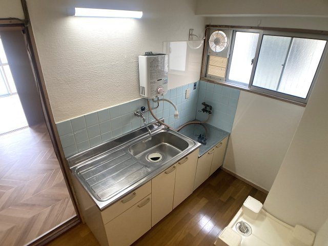 ネオライフ鈴蘭台のキッチン|コンロ設置可能なキッチン