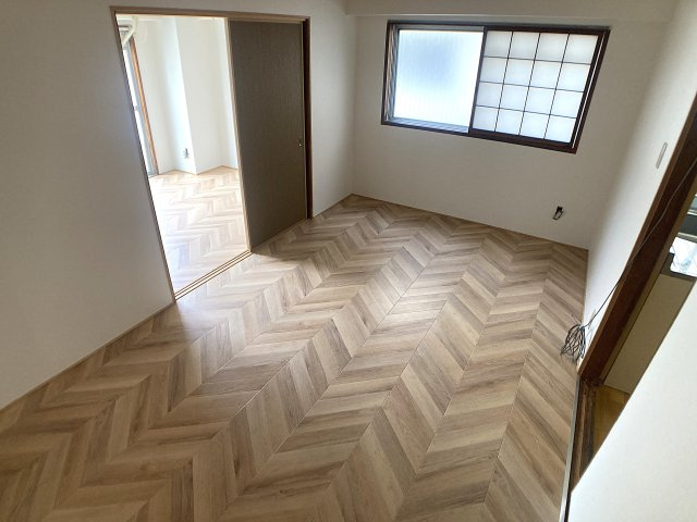 ネオライフ鈴蘭台の洋室|各部屋窓が有り換気も良好