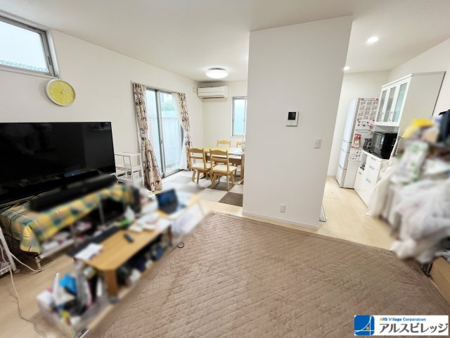 中古／入間郡三芳町藤久保の居間・リビング|広々とした約16帖のLDK