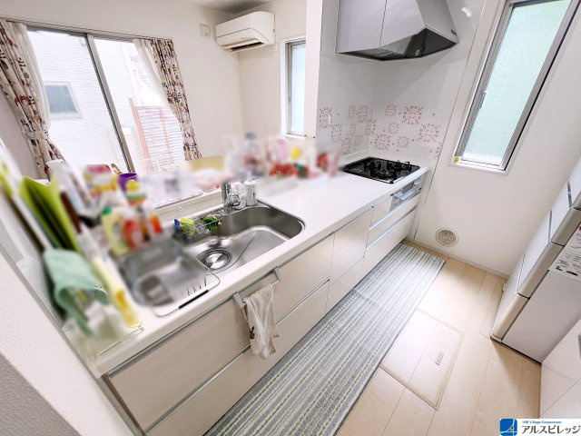 中古／入間郡三芳町藤久保のキッチン|料理をしながら家族と会話を楽しめる対面キッチン