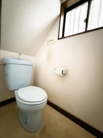 橿原市東坊城町のトイレ|１階トイレです
