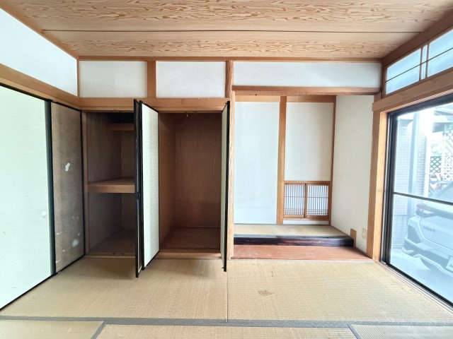 橿原市東坊城町の和室|１階和室6帖　押入収納付き