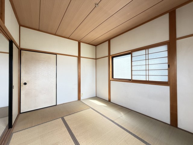 橿原市東坊城町の和室|２階和室６帖です