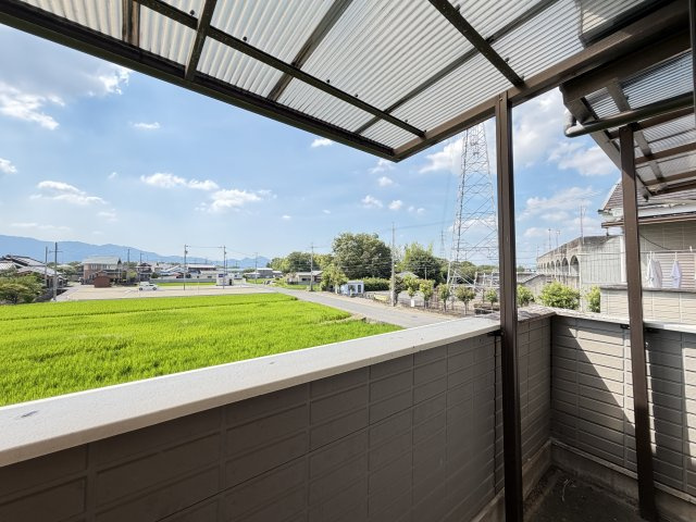 橿原市東坊城町のバルコニー|屋根付きバルコニーで雨の日も安心