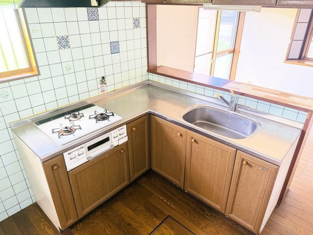 橿原市東坊城町のキッチン|L字型の使いやすいキッチンです