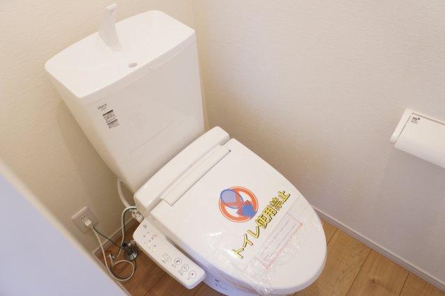 草加市稲荷4丁目 新築分譲住宅 のトイレ|2階