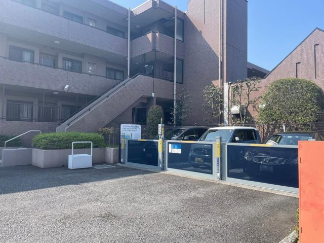 ルイシャトレ大倉山の外観