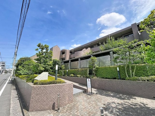 ルイシャトレ大倉山の外観
