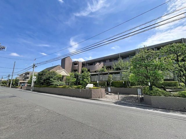 ルイシャトレ大倉山の外観