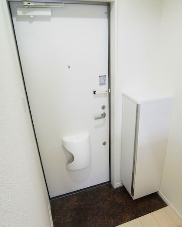 サンズパーク六実の玄関