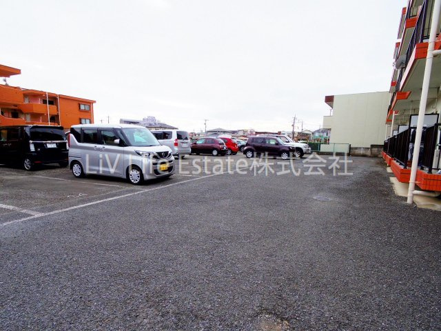 成安第２中央マンションの駐車場