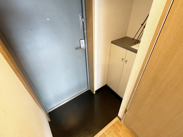 【玄関】 | アイランド小野山 | 収納もある玄関です