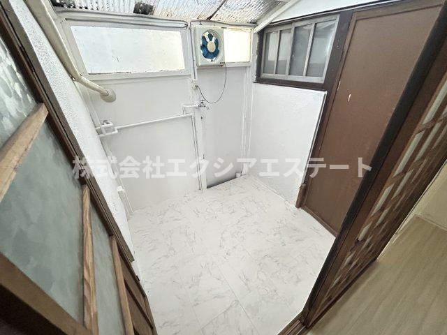 稲葉元町1丁目テラスハウスの洗面所|脱衣所