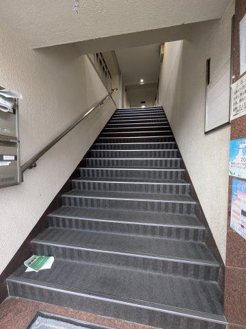 アクロシャトー俊徳道のエントランス
