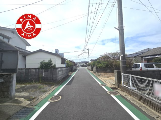 糟屋郡新宮町下府1丁目第2-1棟（1号棟）の外観|前面道路含む現地の写真です。