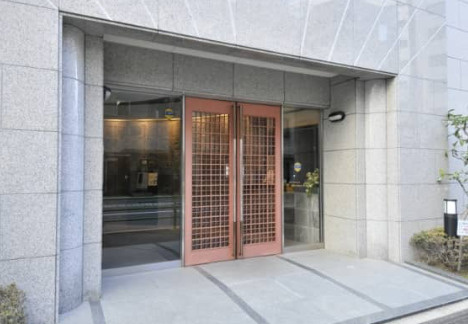 グラーサ東京イーストレジデンススクエアのエントランス|毎日通るエントランスはこのようになっています