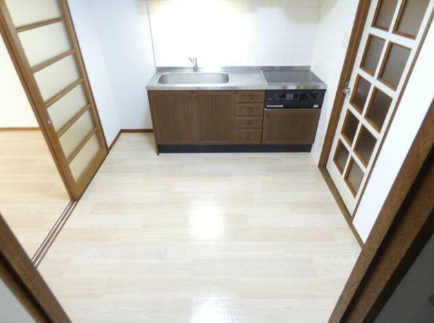 調布市多摩川５丁目の賃貸マンションの居間・リビング