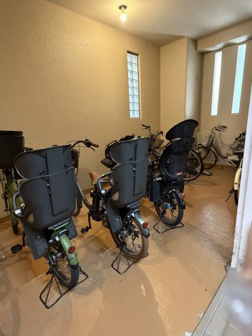 ヴェルドール六甲道の駐輪場