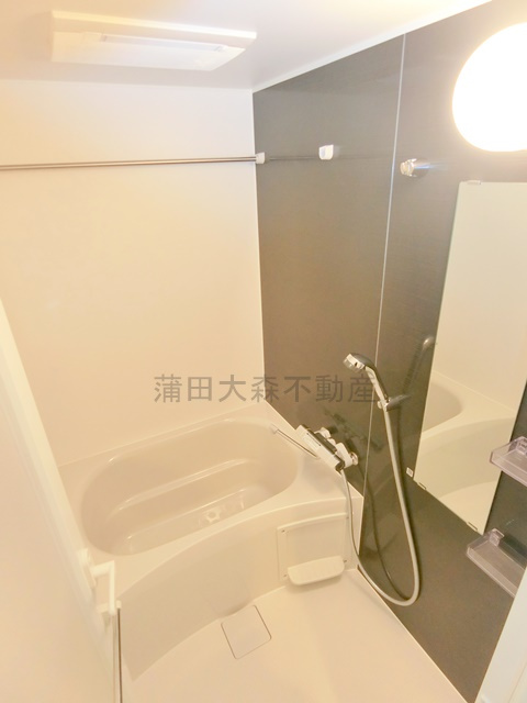 スプレスター大森山王の浴室|浴室乾燥機付きのバスルーム　お風呂
少し大きな浴槽がポイント！