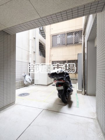 日神デュオステージ浅草松が谷のその他共用部分|バイク置き場