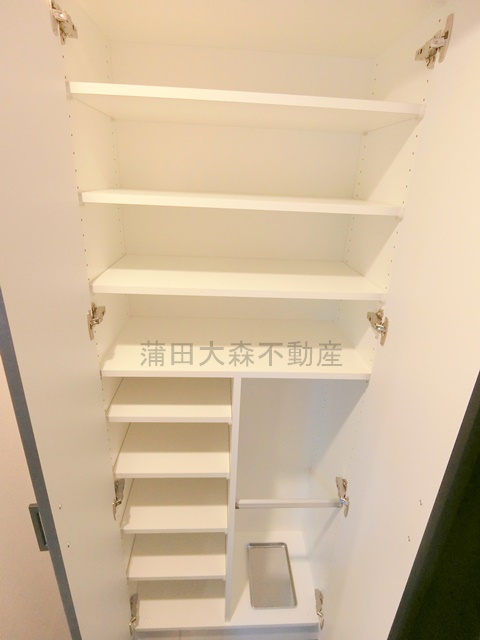 スプレスター大森山王の設備|玄関収納　シューズBOX