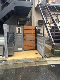 【エントランス】 | ラ　ヴェリタ