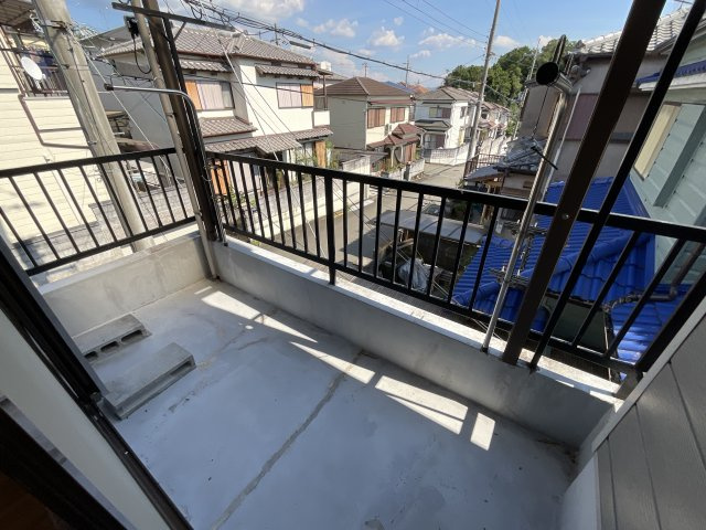 【バルコニー】 | 宮脇107-12戸建　貸家 | 暖かな日差しのふりそそぐバルコニー