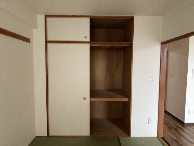 グラウンハイツの収納
