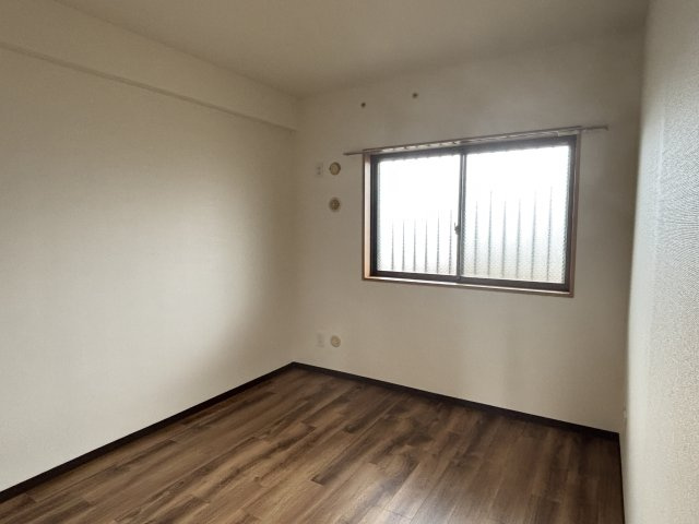グラウンハイツの洋室