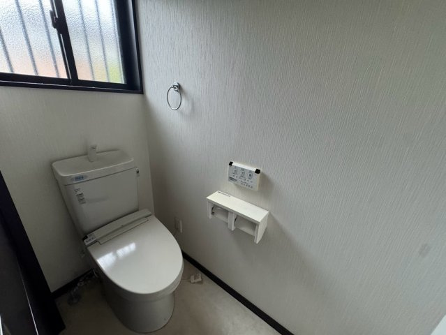 -三丁目不動産-　本庄市児玉町児玉　平成25年築のトイレ|ゆったりとした空間のトイレです