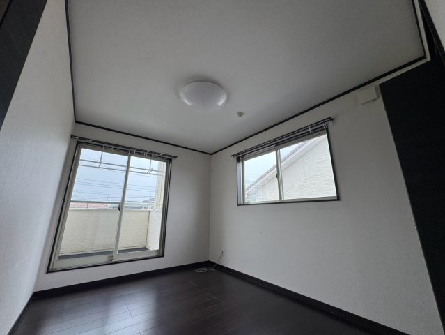 -三丁目不動産-　本庄市児玉町児玉　平成25年築の洋室|ゆったりした洋室です