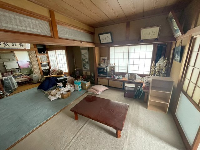 -三丁目不動産-　秩父郡長瀞町本野上　昭和44年築の洋室|ゆったりした洋室です
